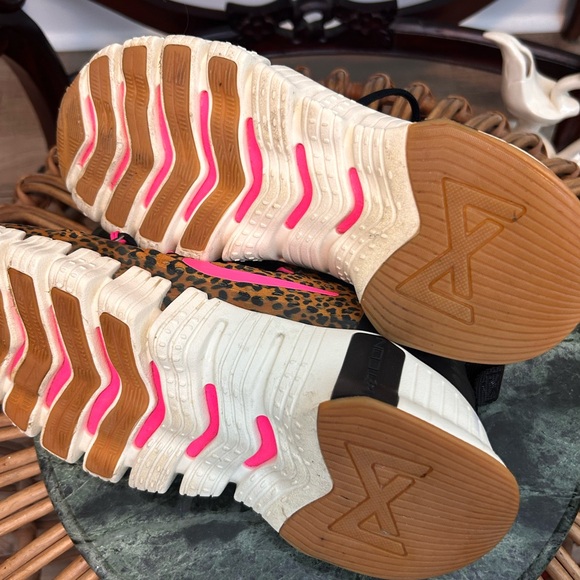 Women’s 8.5 Nike Free Metcon 3 Leopard Print - Picture 7 of 8